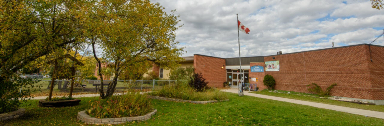 Bienvenu à l'École Belmont!  We are a K-5 French Immersion Milieu.